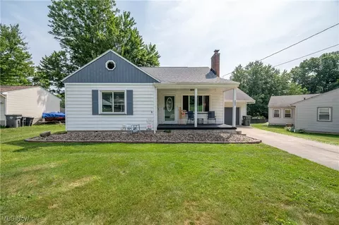 2085 Chapel Hill Dr, Youngstown, OH 44511