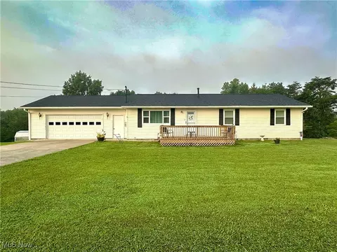 126 Greenland Pl, Washington, WV 26181