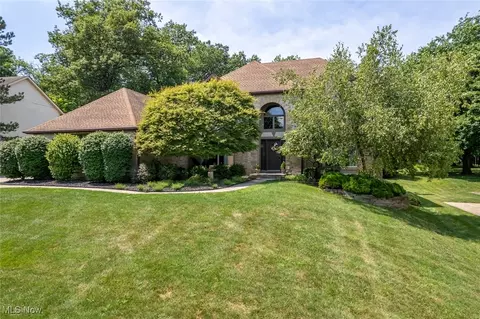 10730 Sherwood Trl, North Royalton, OH 44133