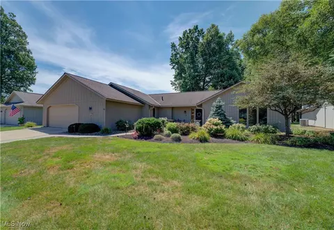32833 Fallhaven Cir, North Ridgeville, OH 44039