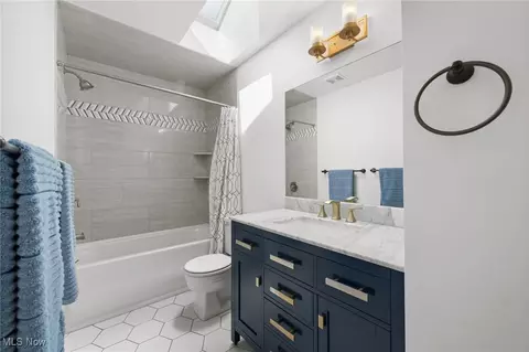 Bath - 6910 Longview Dr, Solon, OH 44139 photo 3 of 3