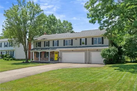 6910 Longview Dr, Solon, OH 44139