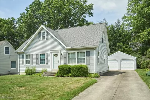3160 9th St, Cuyahoga Falls, OH 44221