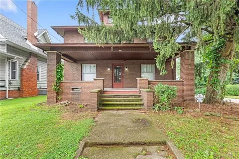 827 Amherst Rd NE, Massillon, OH 44646