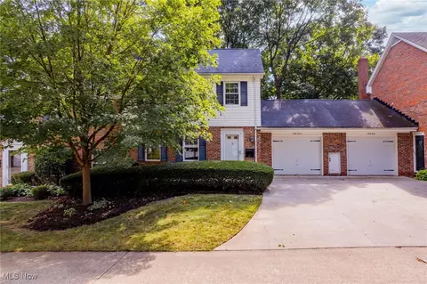 67 Yardley Ln, Akron, OH 44313