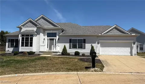 5400 Arlington Ln, Parma, OH 44134