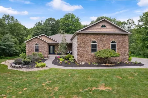 8029 Parks Ave NE, Alliance, OH 44601