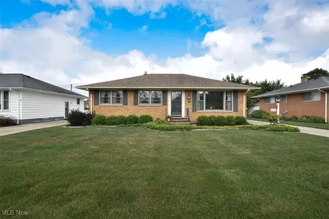 7216 Beresford Ave, Parma, OH 44130