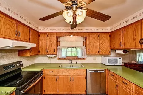 5717 Berwick Ave NE, Canton, OH 44721 photo 9