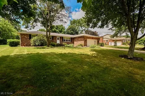 5717 Berwick Ave NE, Canton, OH 44721 photo 2