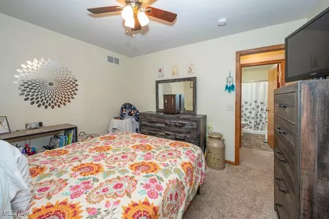 Bedroom - 17790 5th St, Beloit, OH 44609 photo 2 of 5