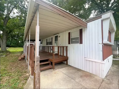323 Westwoods, Amherst, OH 44001