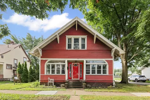 204 E Broad St, Louisville, OH 44641