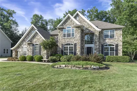 32480 English Turn, Avon Lake, OH 44012