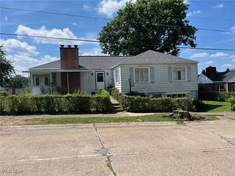 915 Oxford Blvd, Steubenville, OH 43952