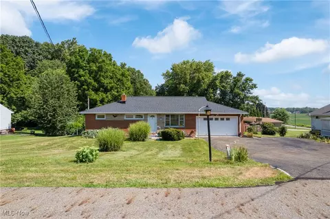 6481 Apple St, Louisville, OH 44641
