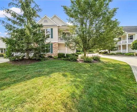 327 E Legend Ct #C, Highland Heights, OH 44143