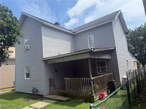 403 5th St NW, New Philadelphia, OH 44663