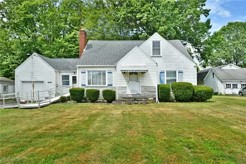 656 Youngstown Kingsville Rd SE, Vienna, OH 44473