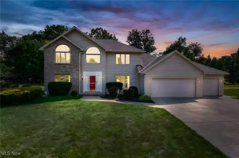5330 Charles Pl, Highland Heights, OH 44143