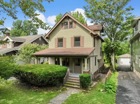 2568 Queenston Rd, Cleveland Heights, OH 44118
