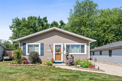 6456 Edgehurst Dr, Brook Park, OH 44142