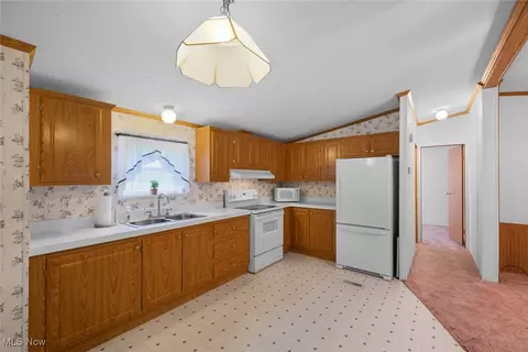 Kitchen - 2 Corktree, Olmsted Twp, OH 44138 photo 4 of 4