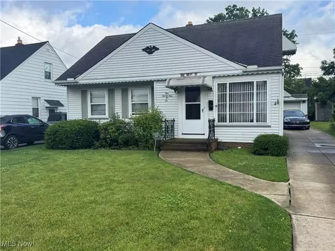 12906 Woodward Blvd, Garfield Heights, OH 44125