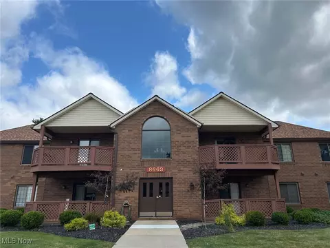 8663 Scenicview Dr, Broadview Heights, OH 44147