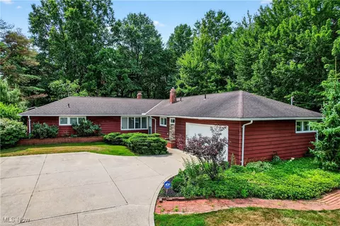6450 Gates Mills Blvd, Mayfield Heights, OH 44124