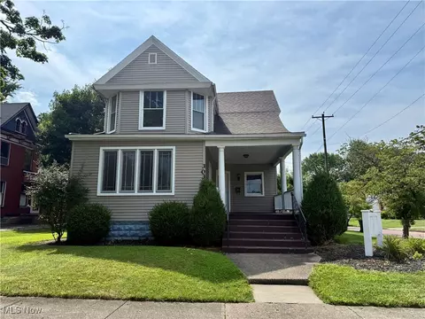 303 S 4th St, Coshocton, OH 43812 photo 1