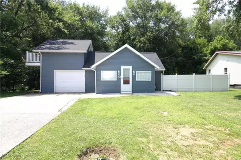 1075 S Wabash Ave, Brewster, OH 44613