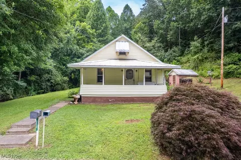 230 5 Mile Rd, Rockport, WV 26169