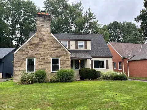2311 S Belvoir Blvd, University Heights, OH 44118