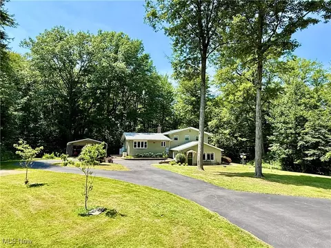 247 Donna Dr, North Benton, OH 44449