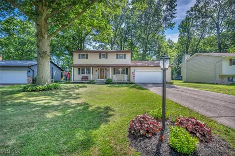 8719 Harris Dr, North Ridgeville, OH 44039