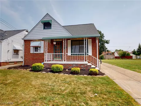 849 E 216 St, Euclid, OH 44119