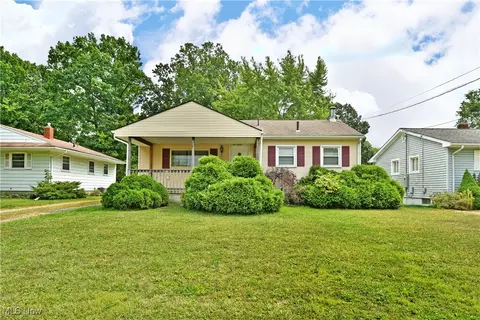 1529 Difford Dr, Niles, OH 44446