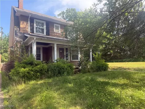 1171 Quilliams Rd, Cleveland Heights, OH 44121