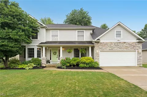 38530 Old Willoughby Dr, Willoughby, OH 44094
