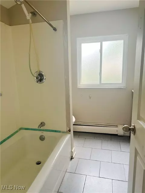 Bath - 405 Baldwin Dr, Berea, OH 44017 photo 1 of 1