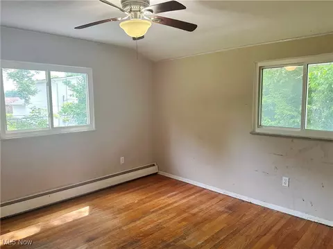 Bedroom - 405 Baldwin Dr, Berea, OH 44017 photo 3 of 4