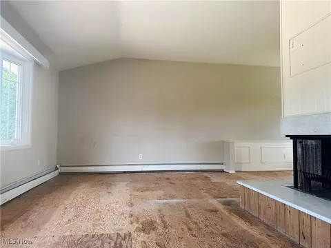 Living - 405 Baldwin Dr, Berea, OH 44017 photo 1 of 2