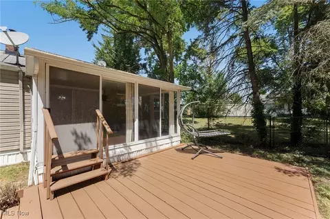 Exterior - 33924 Linden Dr, Solon, OH 44139 photo 6 of 7