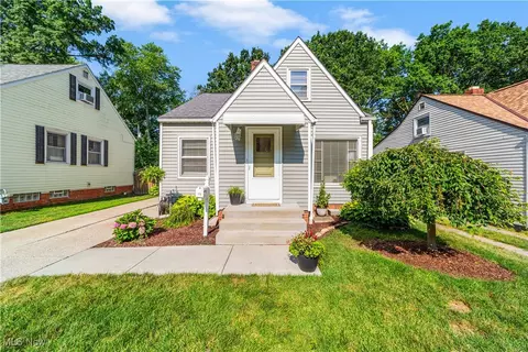 170 Beck Rd, Avon Lake, OH 44012