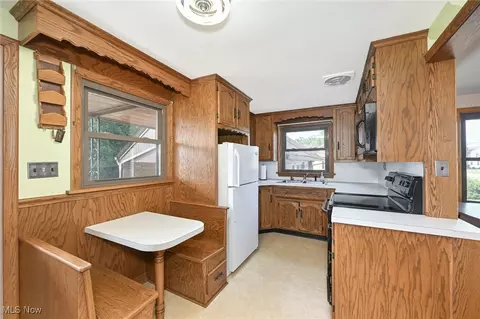 Kitchen - 921 E 1st St, Minerva, OH 44657 photo 2 of 4