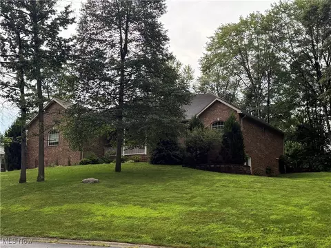 580 Kadie Ln, Zanesville, OH 43701
