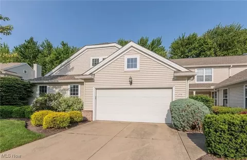 2538 Wyndgate Ct #2538, Westlake, OH 44145