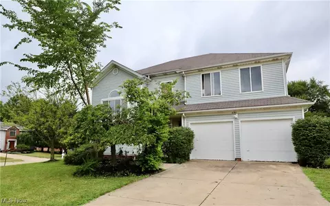 5141 Austen Ln, Richmond Heights, OH 44143