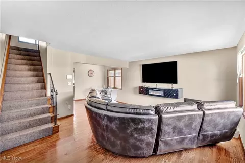 547 E 208th St, Euclid, OH 44119 photo 28